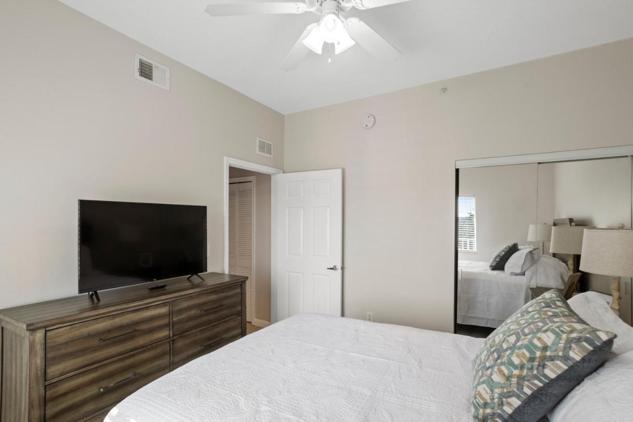 Oceanfront Luxury Condo! Mins To Beach! Rum Bar Next Door! Sint-Petersburg Buitenkant foto