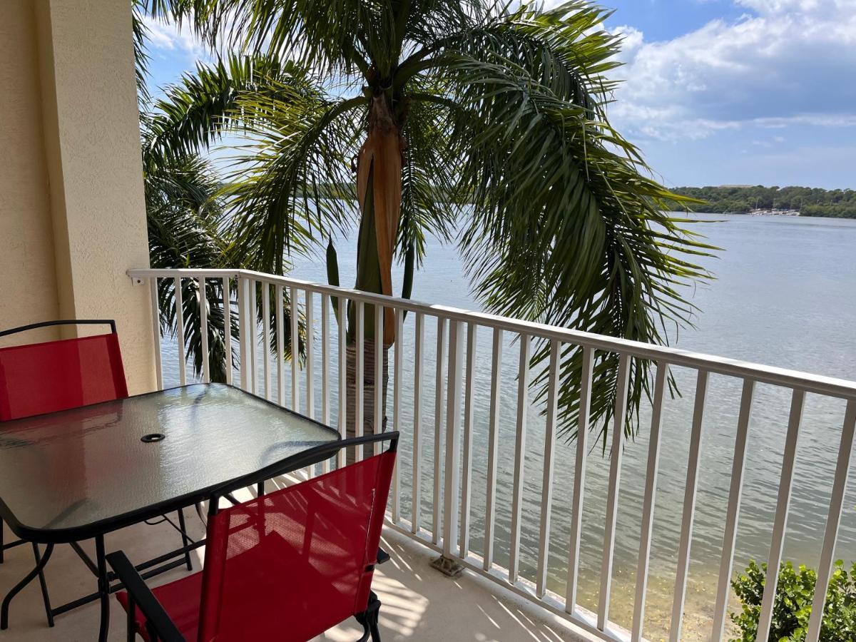 Oceanfront Luxury Condo! Mins To Beach! Rum Bar Next Door! Sint-Petersburg Buitenkant foto