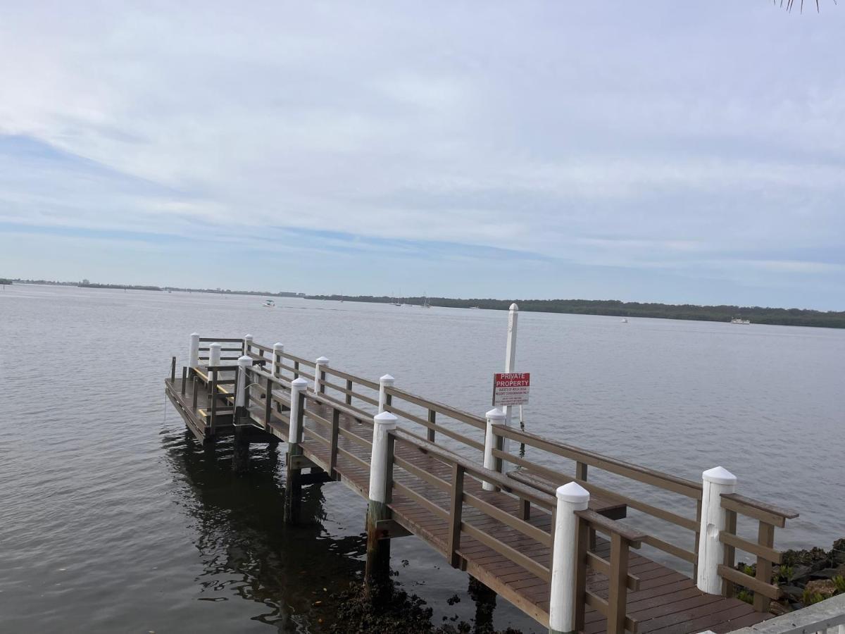 Oceanfront Luxury Condo! Mins To Beach! Rum Bar Next Door! Sint-Petersburg Buitenkant foto