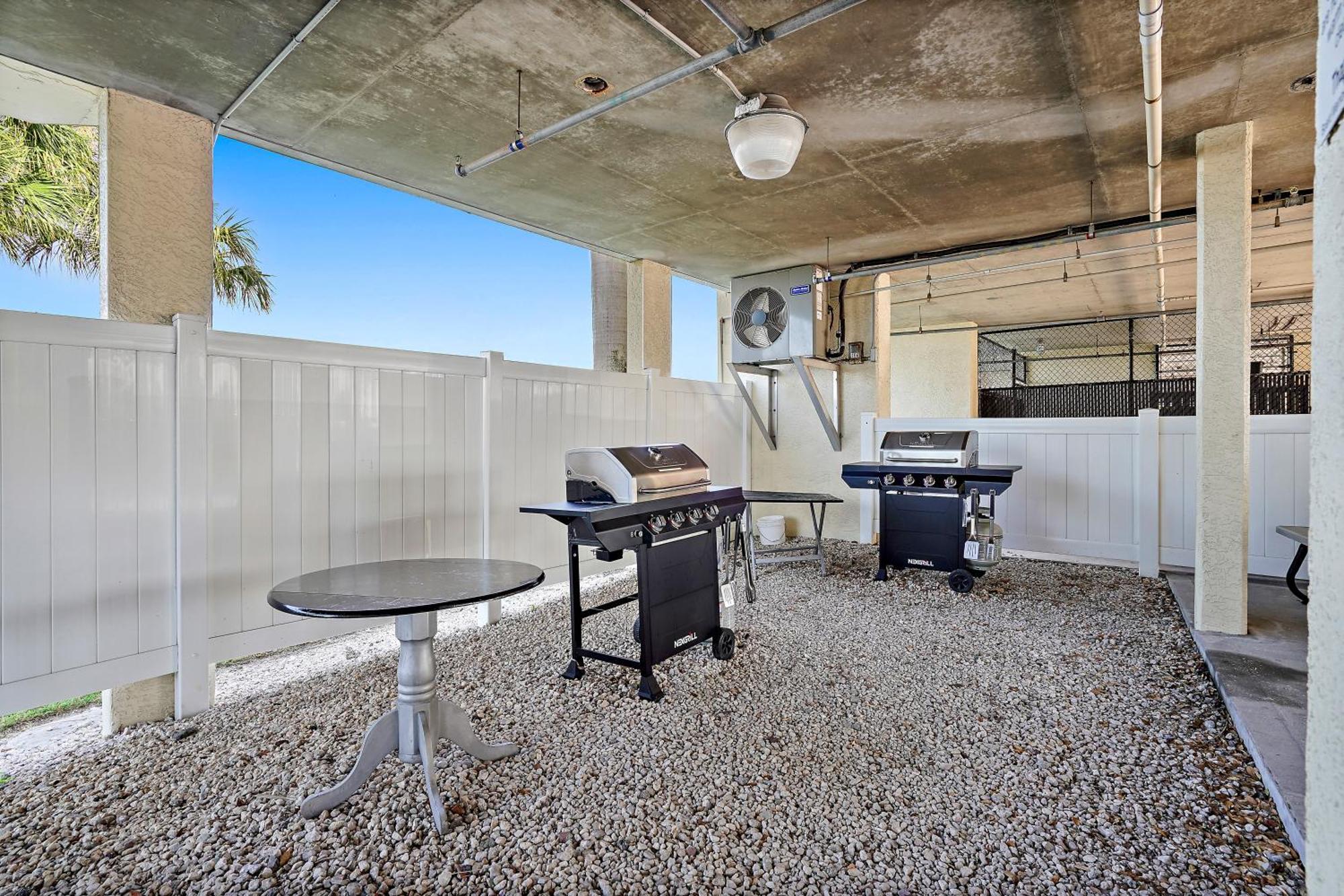 Oceanfront Luxury Condo! Mins To Beach! Rum Bar Next Door! Sint-Petersburg Buitenkant foto